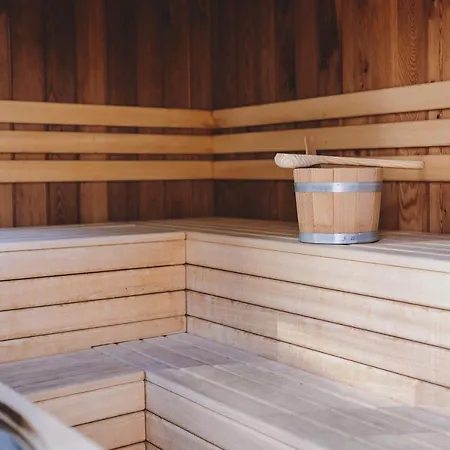Molly By We Rent Chalet