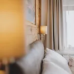Molly By We Rent * زيل أم سي